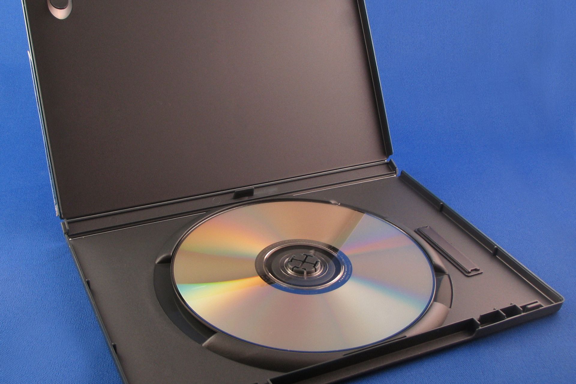 Tanie płyty CD – odkryj bogactwo muzyki w Winyl-Books Rzeszów 🎵